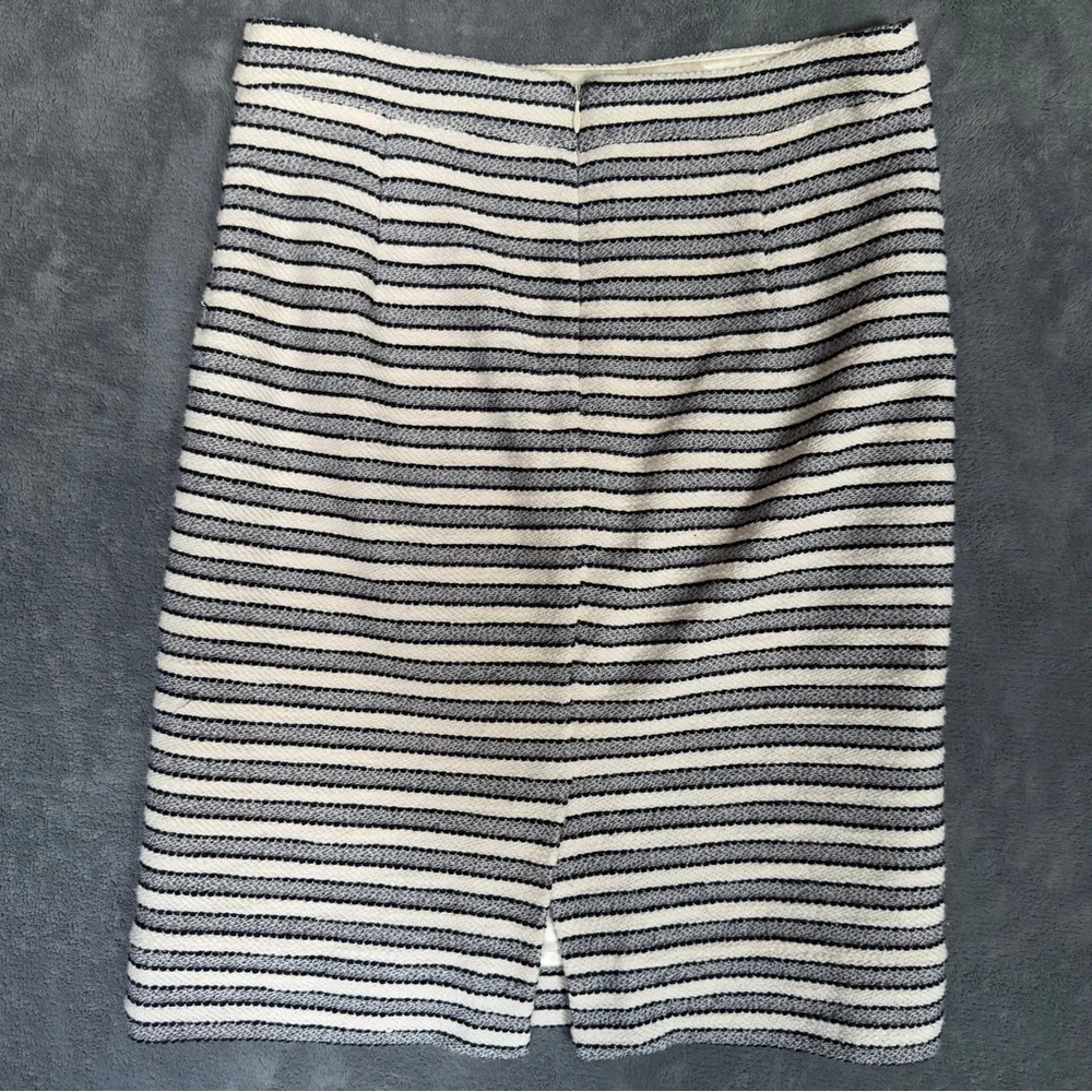 J. Crew Gray and White Striped Pencil Skirt size 4 small